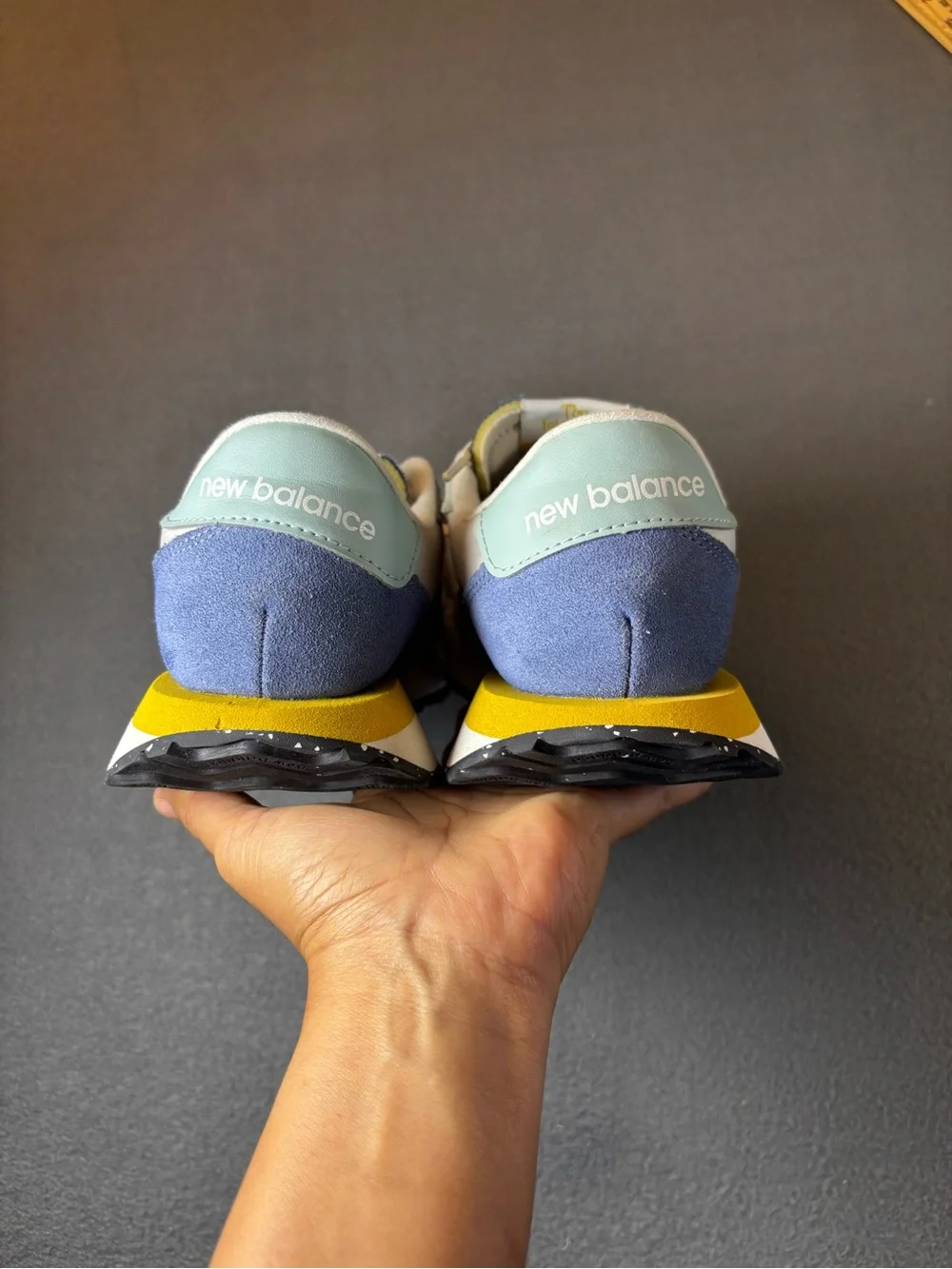 New Balance 237 women’s sneakers in blue, yellow, size 7 - Picture 7 of 9